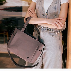 Sac fourre-tout en polyester avec poche arrière cachée KEIRYO LightFlow Simple S 31x23cm pour femme en stock Taïwan - Product Image 1