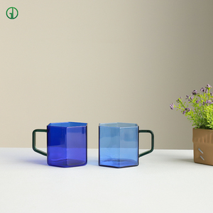 Tazas con logotipo personalizado, copa <span class=keywords><strong>de</strong></span> vidrio <span class=keywords><strong>de</strong></span> borosilicato <span class=keywords><strong>de</strong></span> colores, resistentes al calor copas <span class=keywords><strong>de</strong></span> vino, tazas <span class=keywords><strong>de</strong></span> copa <span class=keywords><strong>de</strong></span> vino hexagonales coloridas - Product Image 4