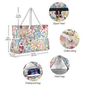 Sac de plage de luxe pour femme, imprimé floral, imperméable, sac fourre-tout de créateur - Product Image 4