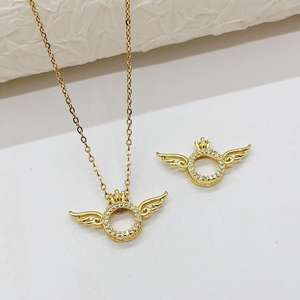 เครื่องประดับแฟชั่นชุบทอง18K ของผู้หญิงเครื่องประดับสแตนเลสล่าสุดสร้อยคอจี้รูปปีกนางฟ้าสร้อยคอสแตนเลส - Product Image 1