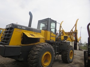 <b>Used</b> Komatsu WA380 Loader with Fork, Wood Handing <b>Machine</b> Komatsu WA380 - Product Image 6
