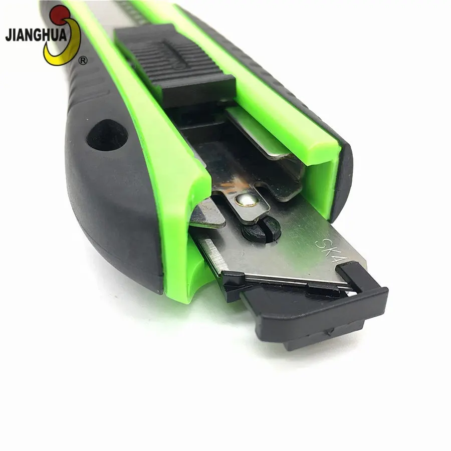 Widely Used Superior Quality 18mm Utility Knife Plastic Retractable Box Cutter for Boxes