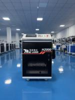 Machine de nettoyage au laser à fibre industrielle portable haute puissance 2000W, nettoyage de surface sans contact pour l'acier inoxydable