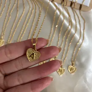สร้อยคอรูปหัวใจสแตนเลสชุบทอง18K ตัวอักษร - Product Image 1