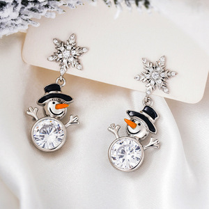 Boucles d'oreilles pendantes en forme de bonhomme de neige et de flocon de neige pour femmes, bijoux romantiques pour les fêtes de Noël - Product Image 3