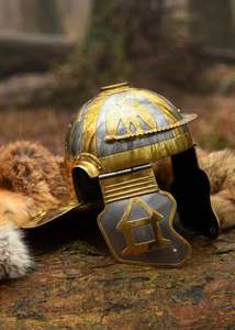 Casco Decorativo con Temática Romana, Plateado/Dorado, con Escudo, Accesorio Metálico para Disfraces Históricos, Organizadores de Eventos y Coleccionistas - Product Image 3