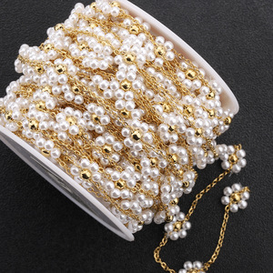 Chaîne en or avec fleurs de perles, collier, bracelet, accessoire pour vêtements et épingles à cheveux en acier inoxydable avec perles d'imitation - Product Image 1