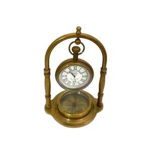 Horloge sur support de boussole, décoration artistique nautique élégante en laiton et verre, ornement de bureau polyvalent alliant horlogerie et marine - Product Image 1