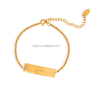 Bracelet barre gravé sur mesure pour femmes Bracelet barre incurvé Happy Forever en acier inoxydable plaqué or 18 carats - Product Image 6