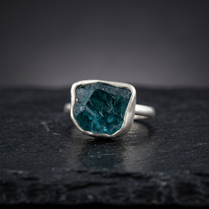 Anillo de Plata de Ley 925 con Apatita Azul Natural en Bruto, Joyería para Boda - Product Image 2
