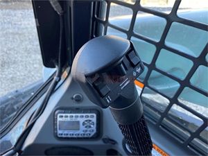 Cargador Compacto de Orugas de Alto Torque de 1 Tonelada, Usado, 2017, Bobcat S595, Certificado por la EPA - Product Image 4