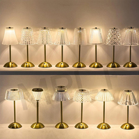 Lampe de table en verre cristal de luxe, base en métal doré, mini lampe de chevet, lampe de bureau, décoration pour la maison et l'hôtel, petite lampe de chevet LED