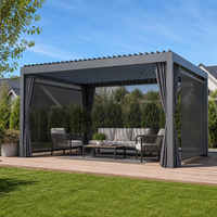 Pergola à lames gris foncé avec stores enrouleurs et moustiquaires pour cour et terrasse de villa