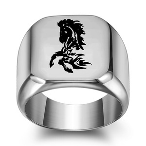Anillo Cuadrado de Acero de Titanio para Hombre, 18MM, Diseño de Caballo Galopante, Joyería de Moda Punk Minimalista, Regalo - Product Image 1