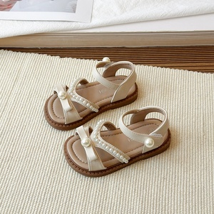 รองเท้าแตะสไตล์เกาหลีสำหรับฤดูร้อน ประดับโบว์มุก พื้นนุ่ม กันลื่น เหมาะสำหรับเด็กผู้หญิง ใส่ได้ทุกวัน - Product Image 4