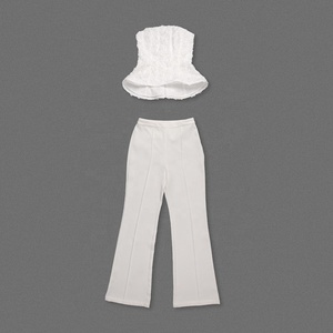 OUDINA Nouvelle mode, haut court élégant à épaules dénudées, à fleurs tridimensionnelles, pour femmes, pantalon taille haute, ensemble deux pièces - Product Image 6