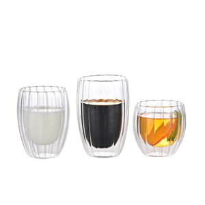 Vaso de Vidrio de Doble Pared de 450 ml, Diseño Acanalado, Apto para Microondas y Lavavajillas, Taza Moderna para Café y Capuchino, Color Personalizado - Product Image 1