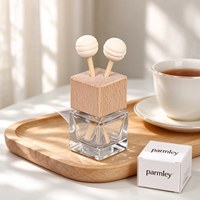 Nouveau design diffuseur de parfum personnalisé rechargeable, flacon en verre dépoli carré 8ml, diffuseur de parfum suspendu pour voiture, coloré