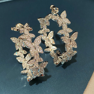 Orecchini scintillanti a forma di farfalla per donna, gioielli per le orecchie alla moda in stile dolce ed elegante - Product Image 1