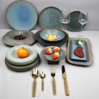 Vente en gros de service de vaisselle en porcelaine personnalisable, assiettes en mélamine incassables, bols, tasse, kit de vaisselle durable inclus