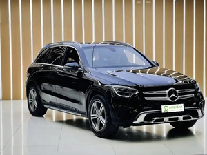 Voiture d'occasion de classe GLC, transmission automatique, conduite à gauche, transmission intégrale, sièges innovants, caméra arrière, pneus R17 - Product Image 3