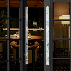 Manija Minimalista de Acero Inoxidable Dorado con Acabado Cepillado para Puertas Correderas de <span class=keywords><strong>Madera</strong></span> en Salas de Conferencia de Hotel - Product Image 4
