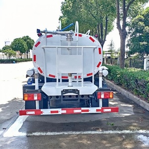 Camion de transport d'eau OEM Sinotruk Howo 5000L pour les travaux municipaux et les services environnementaux - Product Image 4