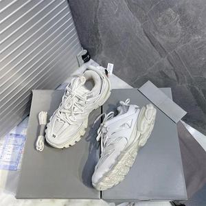 Chaussures de sport décontractées respirantes de luxe personnalisées pour hommes et femmes, baskets épaisses tendance rétro, chaussures de créateur Track 3 - Product Image 5