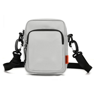 Sac à bandoulière léger et polyvalent pour usage quotidien et sportif en extérieur, avec plusieurs poches zippées, pour hommes et femmes - Product Image 2