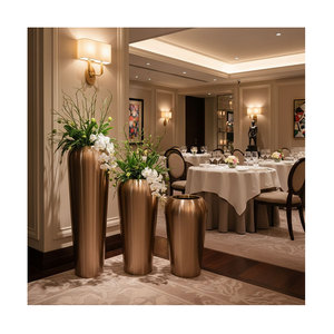 Grand vase en or rose, pot de fleurs décoratif en acier inoxydable poli, adapté aux hôtels haut de gamme, aux jardins en terrasse de villas - Product Image 1