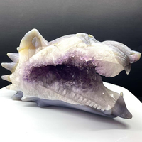Tête de loup sculptée en géode d'améthyste naturelle unique, crânes de loup en cristal drusy pour collection de cristaux et décoration métaphysique