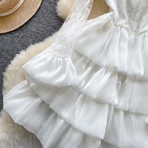 Gaun Mini Wanita Elegan Putih Berenda Bunga Lengan Panjang Berlapis Ruffle Modis Seksi Kasual - Product Image 4