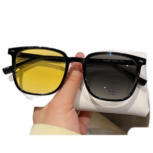 Gafas de Sol Fotocromáticas Ultraligeras de Doble Modo, Montura de PC, Protección UV, Anti Luz Azul, Visión Nocturna, Unisex - Product Image 1