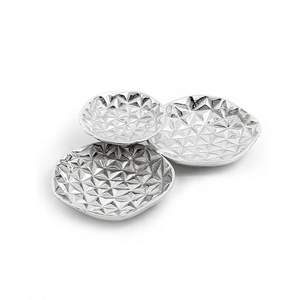 Ensemble de 3 plats de service ronds en aluminium couleur argent pour desserts et dattes, au meilleur prix - Product Image 1
