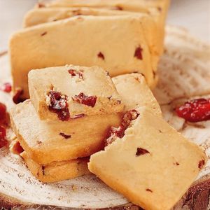 Offre Spéciale : Coffret Cadeau <span class=keywords><strong>de</strong></span> Biscuits au Beurre Importés 110g, Saveur Personnalisée, Idéal <span class=keywords><strong>pour</strong></span> la Pause Déjeuner au Bureau ou la Saint-Valentin - Product Image 1