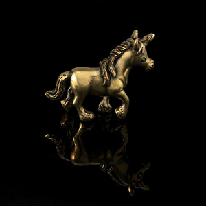 Petite Licorne Polo Vintage en Cuivre, Ornements Artisanaux Anciens, Décoration Cheval à Une Corne - Product Image 5