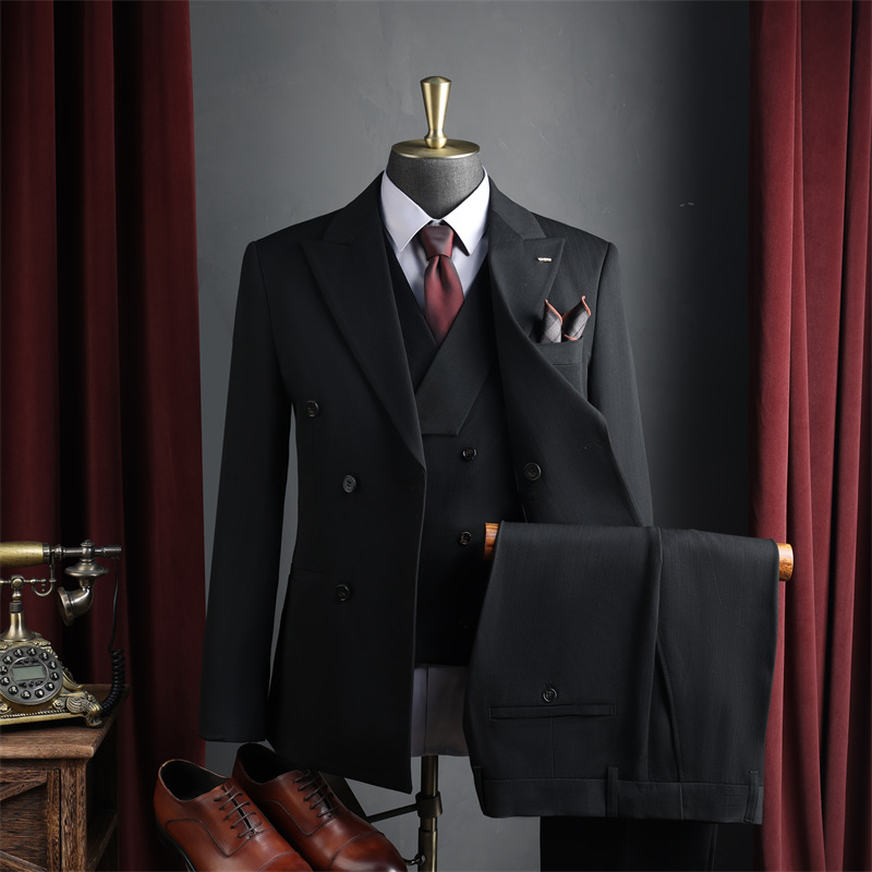 Nero (abito + gilet + pantaloni)