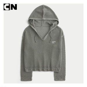 Fabricant de pulls certifiés GRS, logo personnalisé, pull en coton et polyester pour femmes, style crochet ajouré, col en V à capuche - Product Image 3