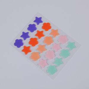 36 miếng dán trị mụn dạng hình trái tim chứa hydrocolloid, dùng để che mụn và vết thâm, đóng gói bằng giấy bạc, chứa axit salicylic - Product Image 4