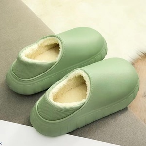 Chaussures de maison pour femmes pantoufles d'intérieur fond épais imperméable antidérapant résistant à l'usure en peluche doublé sabots - Product Image 4