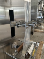 Machine de remplissage et de scellage de sachets liquides ESKO pour shampoing, gel douche, désinfectant pour les mains, lotion, détergent, huile de cuisson, scellage arrière