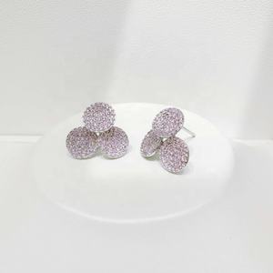 Precio de fábrica, pendientes de plata de ley 925 con diseño geométrico de flor, estrella infantil única, circonita rosa 3A, pendientes de tuerca para mujer 2026 - Product Image 1