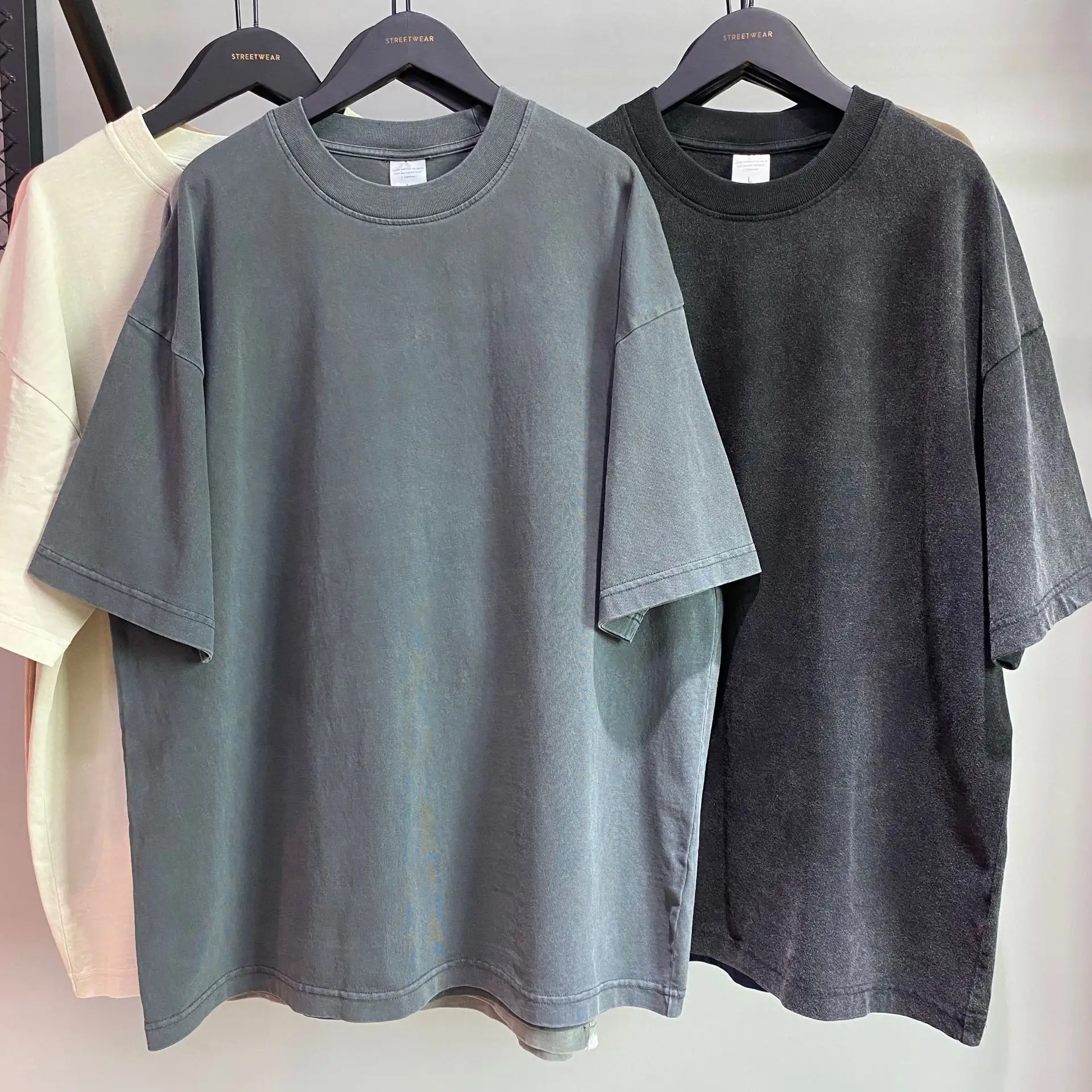 Großhandel benutzer definierte schwere 250gsm Drop Shoulder Blank Overs ize-T-Shirt Straße 100% Baumwolle Herren Säure gewaschen Vintage T-Shirt