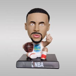 Statuetta <span class=keywords><strong>Bobble</strong></span> <span class=keywords><strong>Head</strong></span> Personalizzata di Stelle del Basket e del Calcio, Kobe Curry Jordan James, Figurina in PVC per Auto CE - Product Image 2