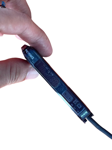 เซ็นเซอร์ควบคุม PLC สายเคเบิลไฟเบอร์แอมพลิฟายเออร์ ของแท้ใหม่เอี่ยม รุ่น FS-N11N - Product Image 1