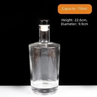Flacon en verre polyvalent pour l'extérieur, idéal pour les scènes au bord de la piscine, avec bouchon en liège, pour diffuseur et parfum d'ambiance en milieu de complexe hôtelier et lors de fêtes