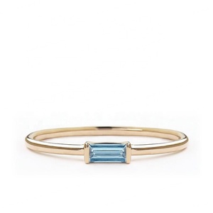 Anillo de Topacio Azul de Plata de Ley 925 al por Mayor, Anillo de Boda Elegante y Delicado con Corte Esmeralda para Mujer - Product Image 1