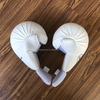 Mitaines de karaté de haute qualité, gants blancs de protection des mains pour le karaté, mitaines WKF