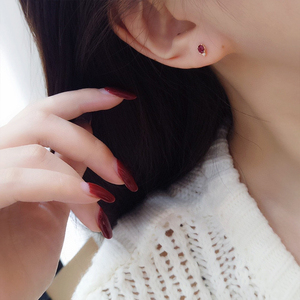 CANNER Vente en gros de bijoux minimalistes, boucles d'oreilles en argent sterling 925, zircon rouge pigeon, plaqué or 18 carats pour femmes - Product Image 4