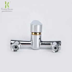 Vòi sen gắn tường nhựa cao cấp, kiểu dáng gốm sứ, bề mặt mạ crôm nguyên khối, tay cầm mạ crôm, bán chạy - Product Image 2